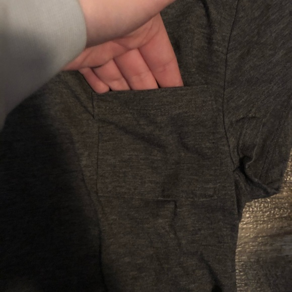 Basic T-Shirt - Picture 2 of 3